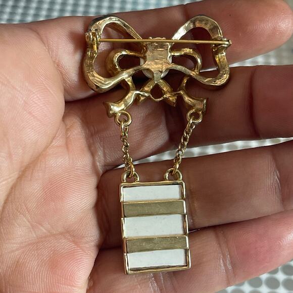 Vintage Bow Rhinestone Brooch Faux Pearl Cabochon Stone Pic Frame B#7 - Picture 9 of 11